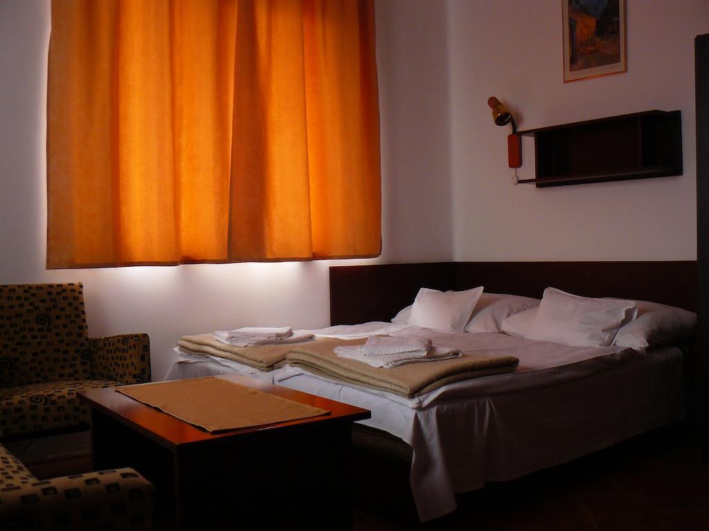 Diana Panzio Bed & Breakfast Matrafured Room photo